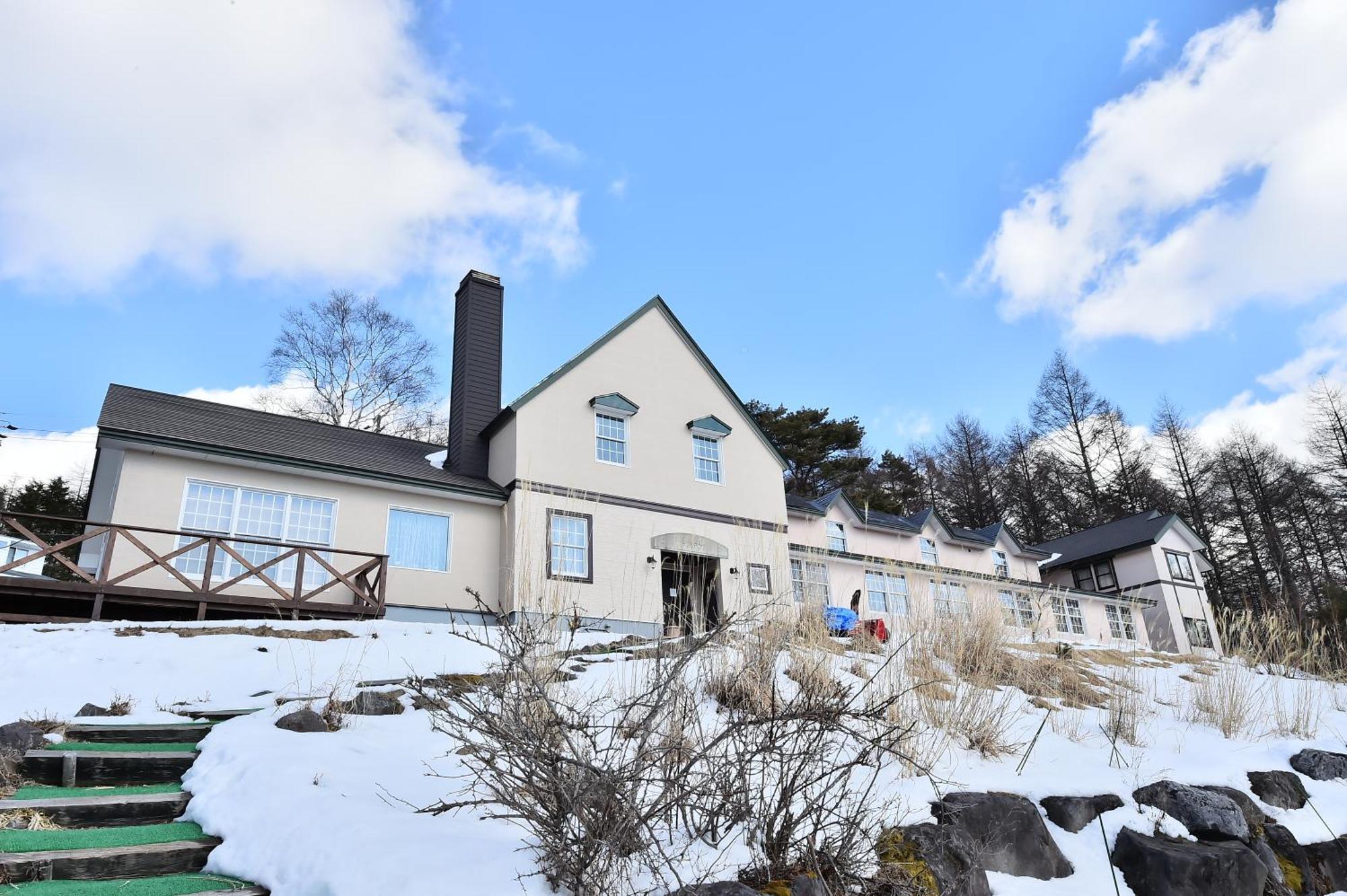 Petit Hotel Kanan Чино Екстериор снимка